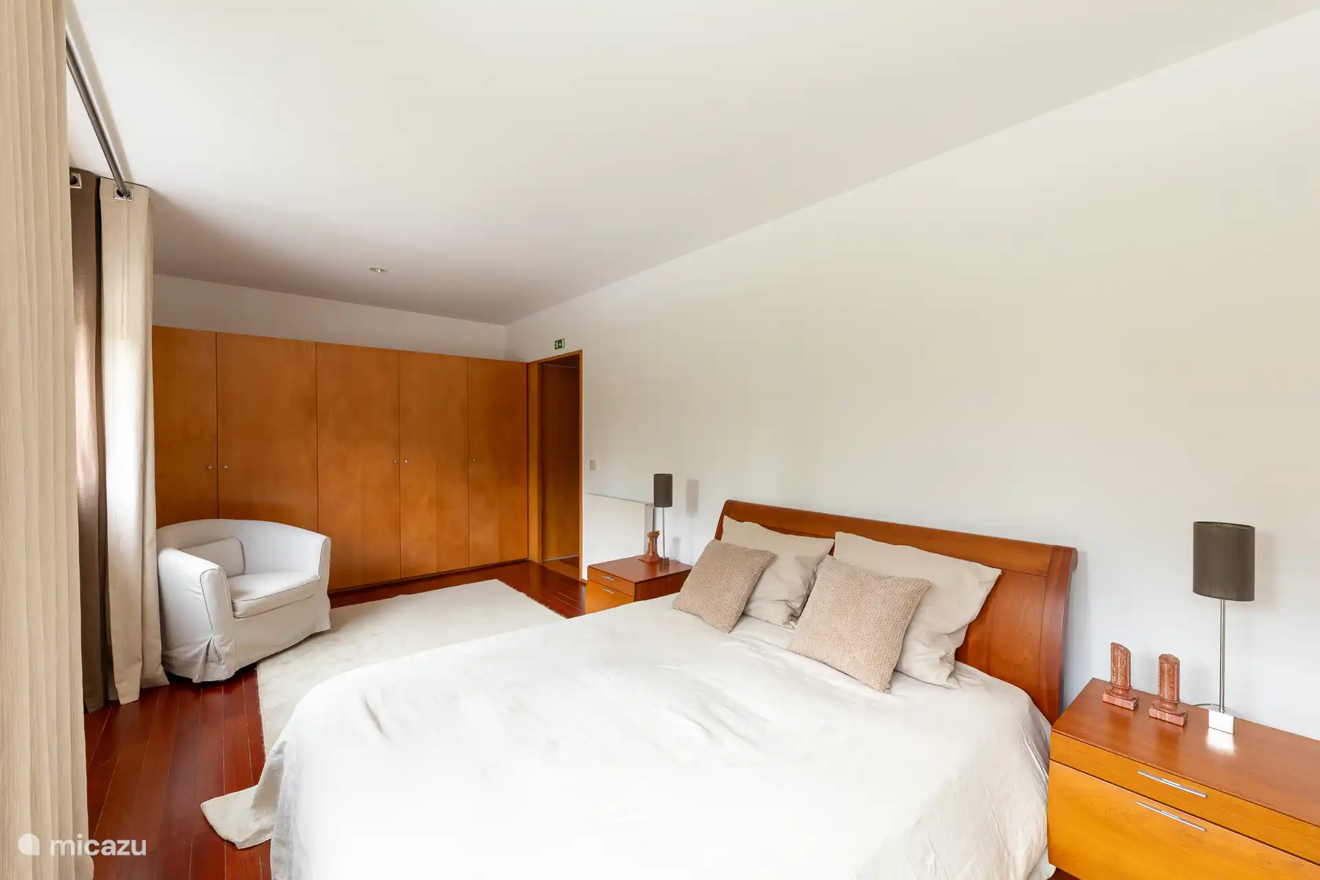 Elegantes Interieur der Suite, das ihren Komfort und Stil zur Geltung bringt.