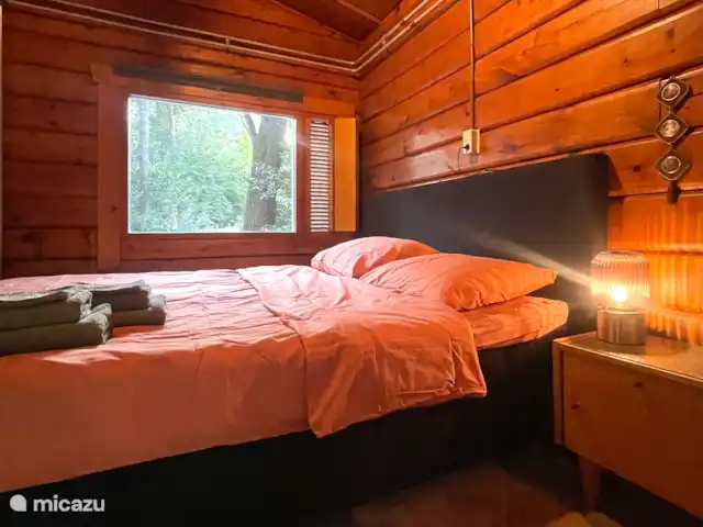 Le Boskeet | Pays-Bas, Limbourg, Meijel - maison de vacances De jolis lits pour une bonne nuit de sommeil, avec différentes épaisseurs d’oreillers, afin que vous puissiez choisir celui que vous aimez. Chambres à l’atmosphère chaleureuse, confortable et intime.