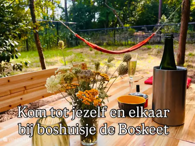 Le Boskeet | Pays-Bas, Limbourg, Meijel - maison de vacances Vous pouvez marcher directement du salon sur la terrasse, où vous pouvez vous asseoir à la grande table à manger.