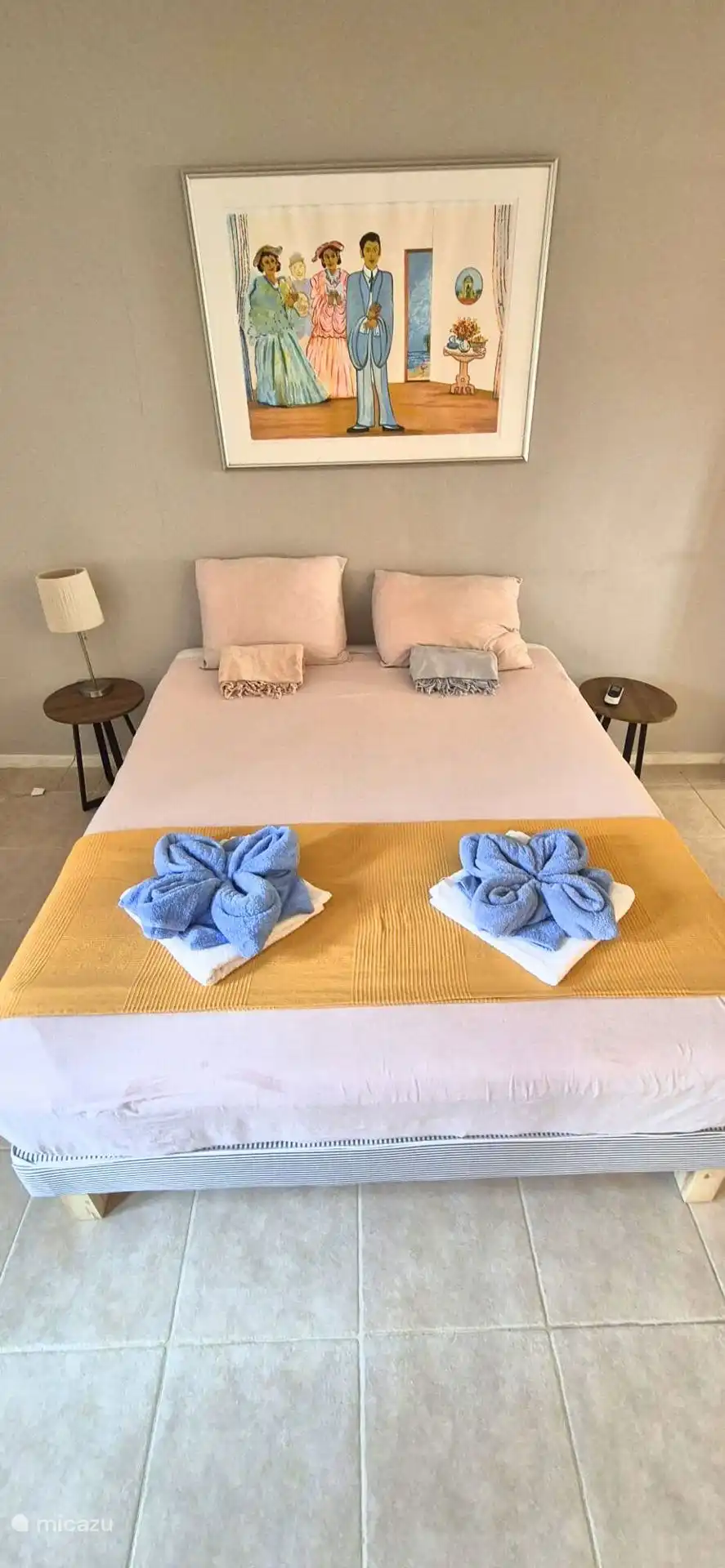 Handtücher und Strandtücher werden zur Verfügung gestellt