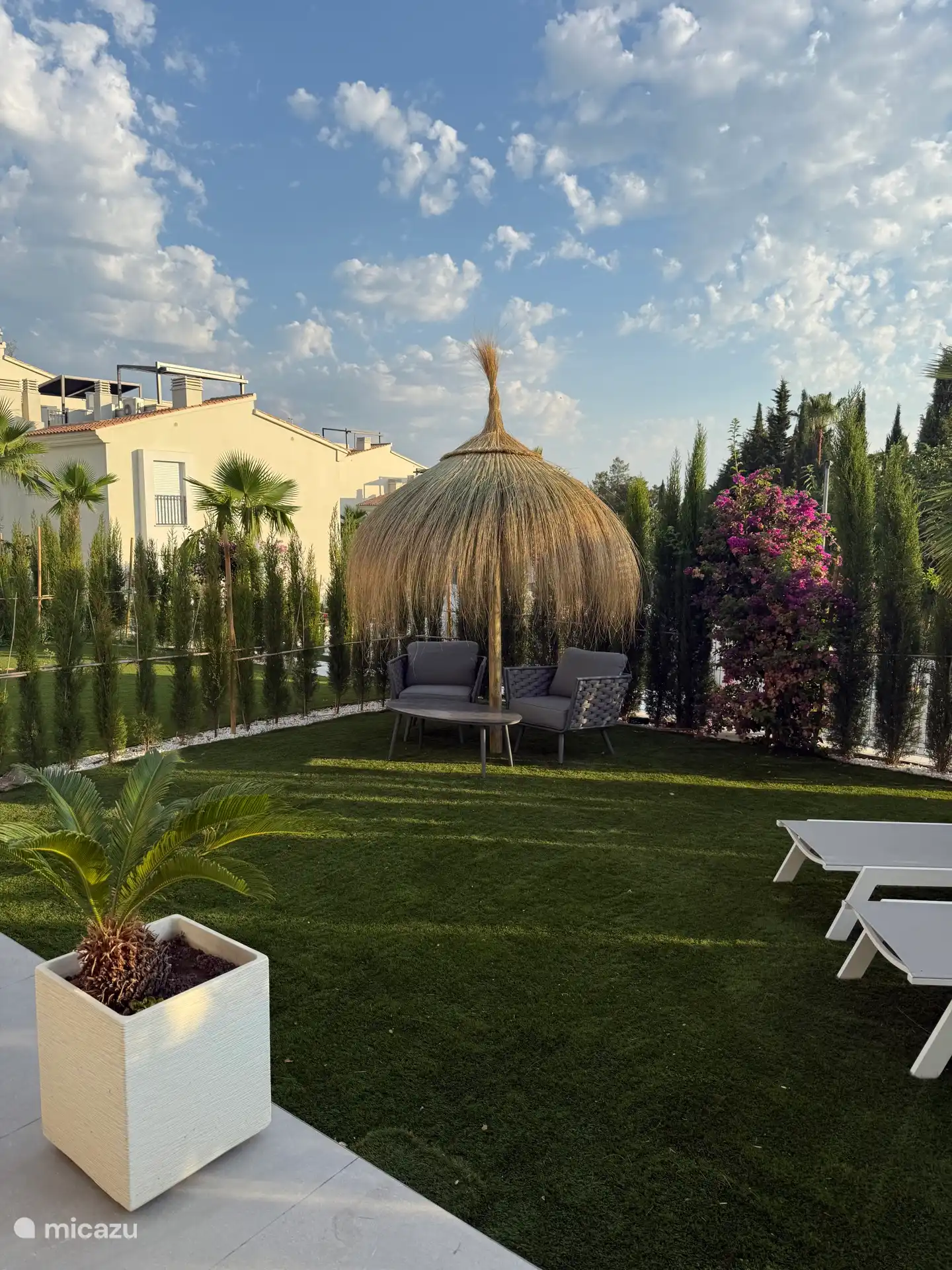 Tropischer Sonnenschirm