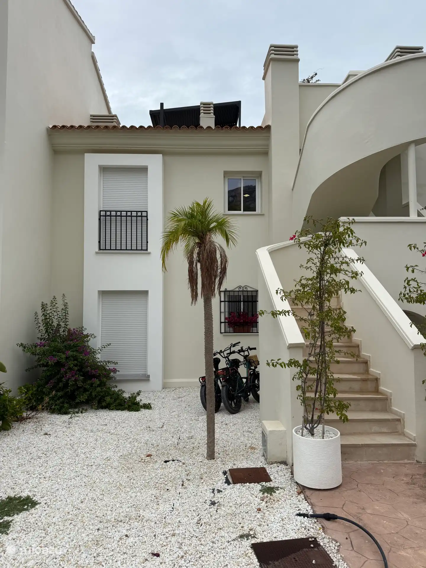 Die Vorderseite der Wohnungen