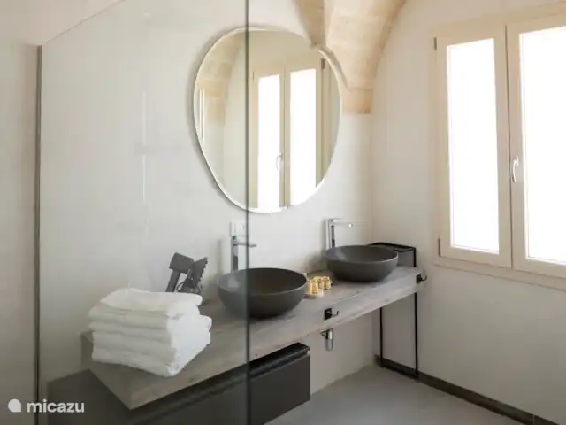 Charl Schutten | Italie, Pouilles (Puglia), Francavilla Fontana - villa Salle de bain 1