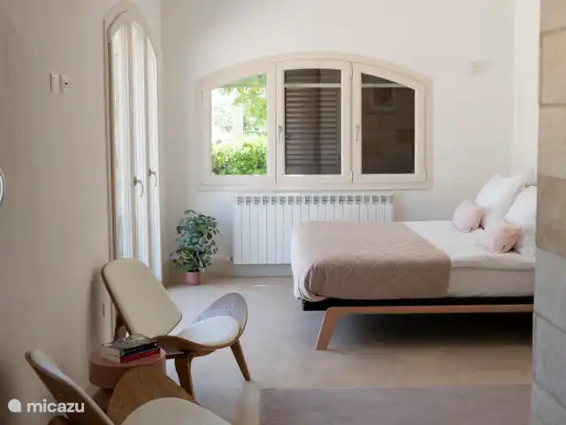 Charl Schutten | Italie, Pouilles (Puglia), Francavilla Fontana - villa Chambre rose