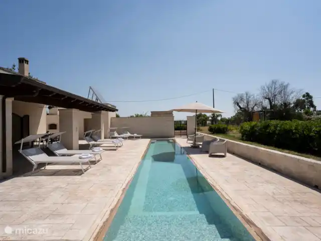 Charl Schutten | Italie, Pouilles (Puglia), Francavilla Fontana - villa Piscine