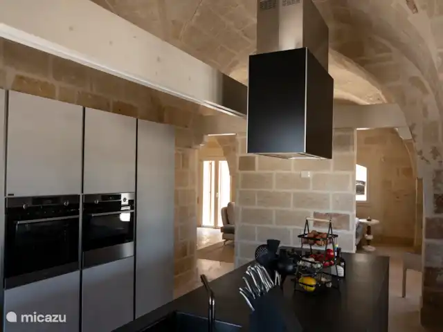 Charl Schutten | Italie, Pouilles (Puglia), Francavilla Fontana - villa Cuisine