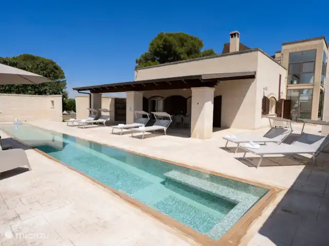 Charl Schutten | Italie, Pouilles (Puglia), Francavilla Fontana - villa Piscine