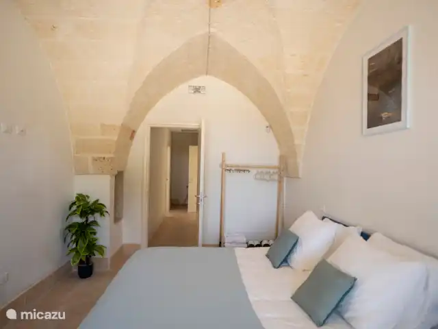 Charl Schutten | Italie, Pouilles (Puglia), Francavilla Fontana - villa Chambre bleue