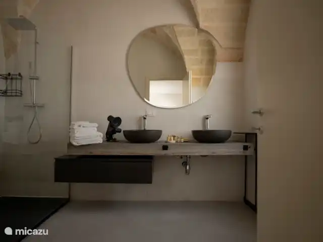 Charl Schutten | Italie, Pouilles (Puglia), Francavilla Fontana - villa Salle de bain 1
