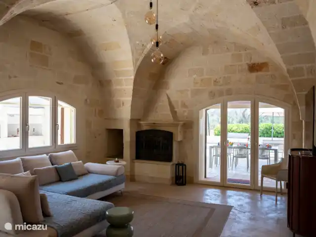 Charl Schutten | Italie, Pouilles (Puglia), Francavilla Fontana - villa Salon