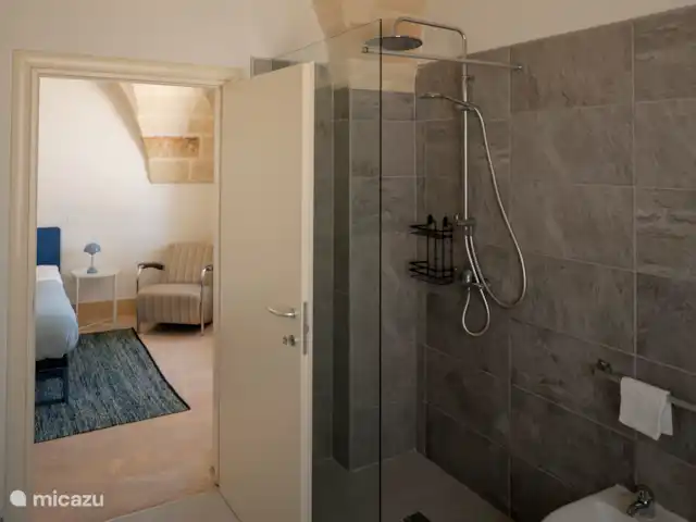 Charl Schutten | Italie, Pouilles (Puglia), Francavilla Fontana - villa Salle de bain 2