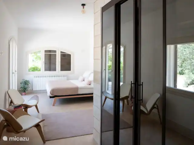 Charl Schutten | Italie, Pouilles (Puglia), Francavilla Fontana - villa Chambre rose