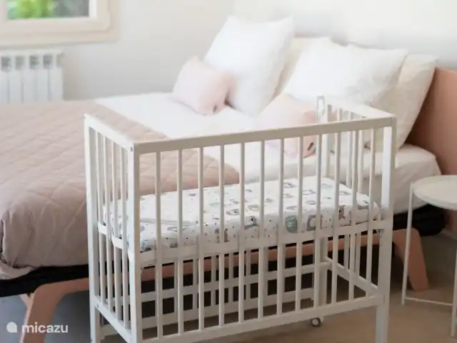 Charl Schutten | Italie, Pouilles (Puglia), Francavilla Fontana - villa Chambre rose
