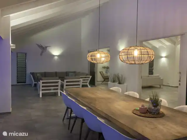 Villa Caribe Vista Royal en Curazao, Banda Arriba (este), Jan Thiel - villa Porche por la noche