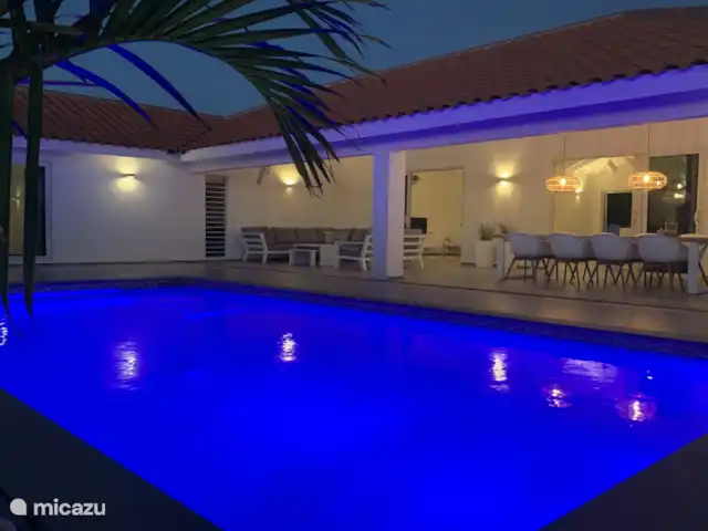 Villa Caribe Vista Royal en Curazao, Banda Arriba (este), Jan Thiel - villa Villa Caribe por la noche