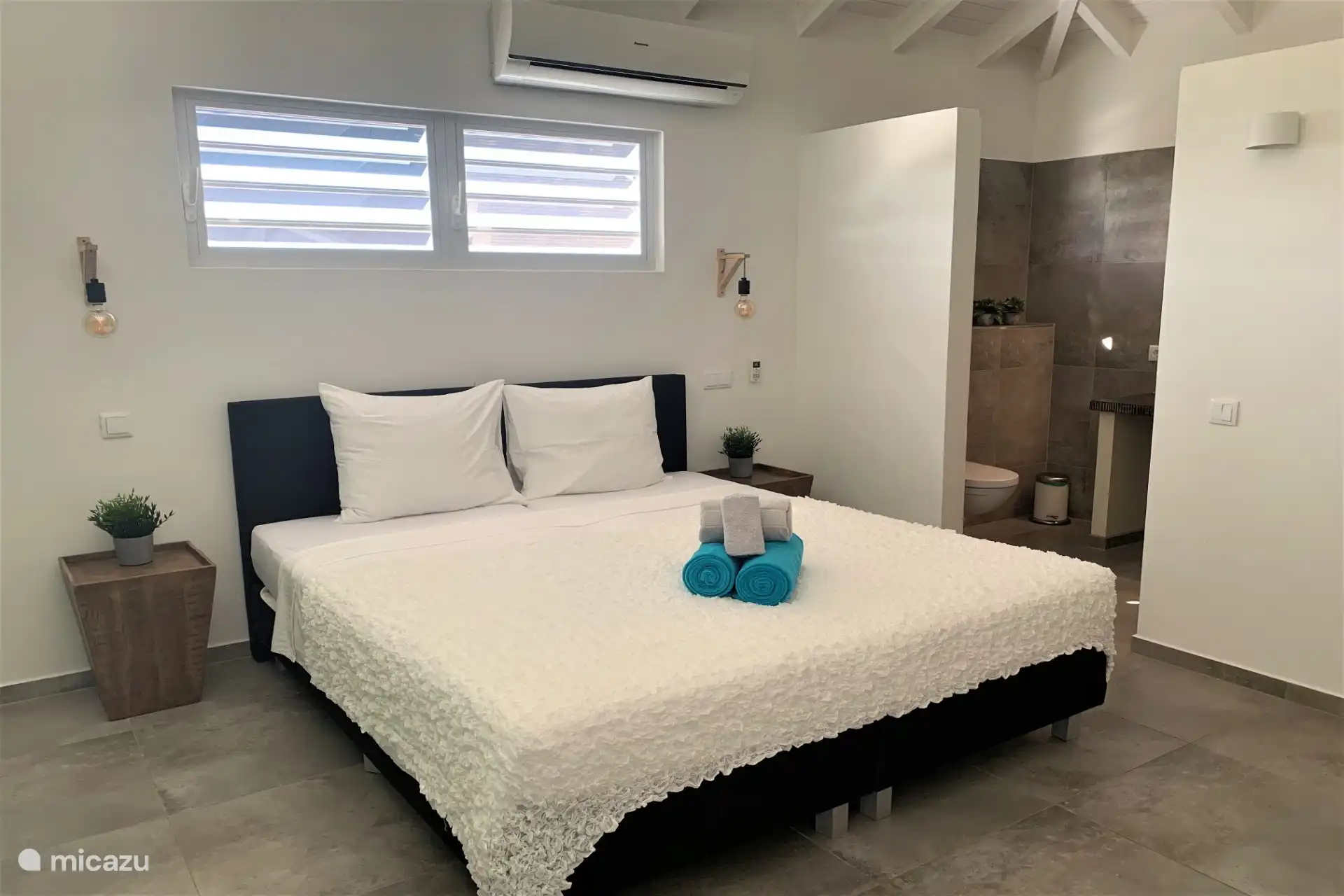 Schlafzimmer 4 mit Bad Apartment