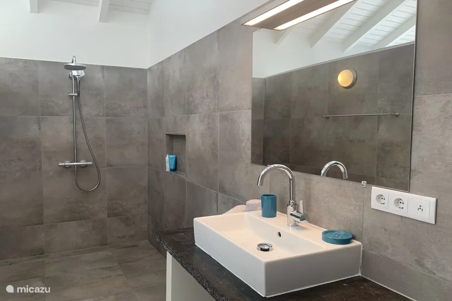 Badezimmer Hauptschlafzimmer