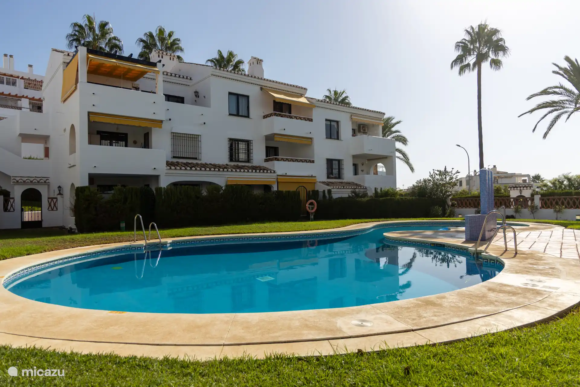 Saisonaler Außenpool