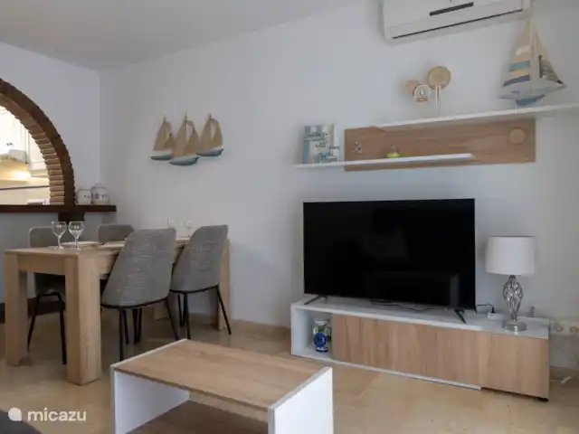 apartamento en España, Costa del Sol, Benalmádena – Casa Benito con piscina privada La acogedora sala de estar amueblada