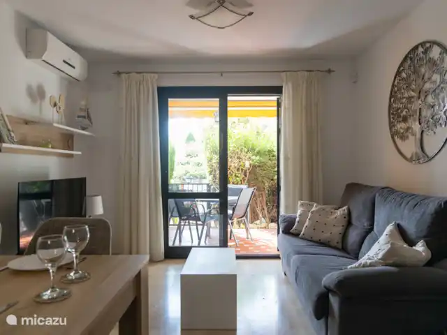 apartamento en España, Costa del Sol, Benalmádena – Casa Benito con piscina privada Sala de estar con TV y sofá cama para 2 personas