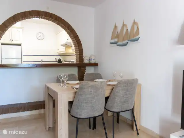 apartamento en España, Costa del Sol, Benalmádena – Casa Benito con piscina privada El acogedor comedor