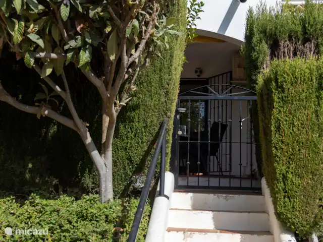 apartamento en España, Costa del Sol, Benalmádena – Casa Benito con piscina privada Escaleras al apartamento