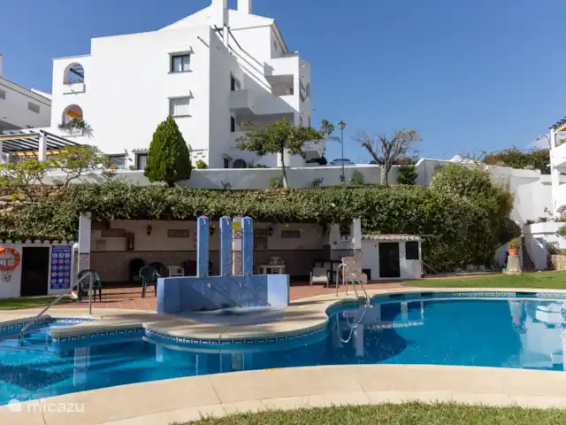 apartamento en España, Costa del Sol, Benalmádena – Casa Benito con piscina privada Las duchas exteriores junto a la piscina