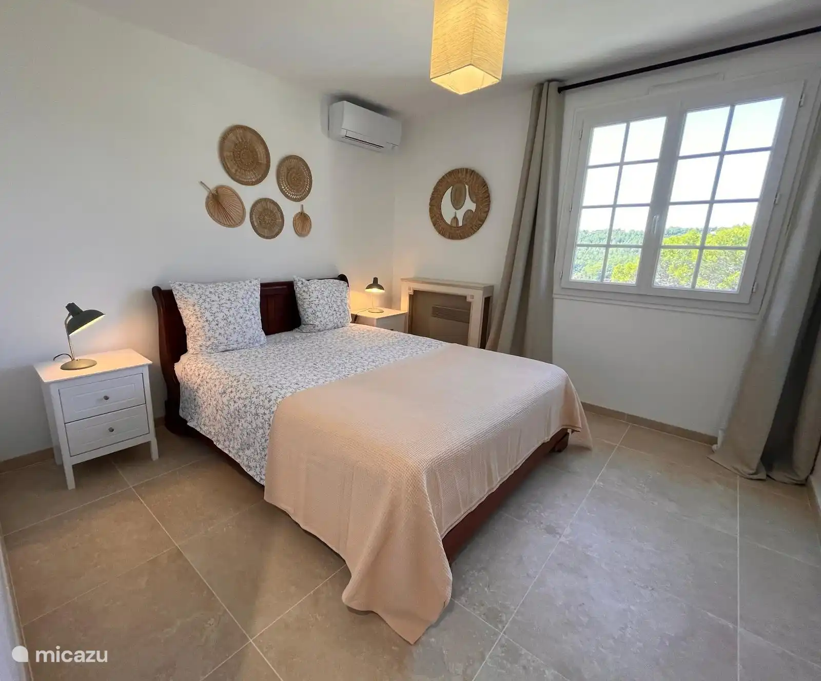 Schlafzimmer mit Klimaanlage