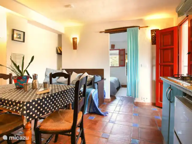 studio huren in Spanje, Andalusië, Cortés de la Frontera – Finca La Rana Verde - Studio Ana Keuken/salon