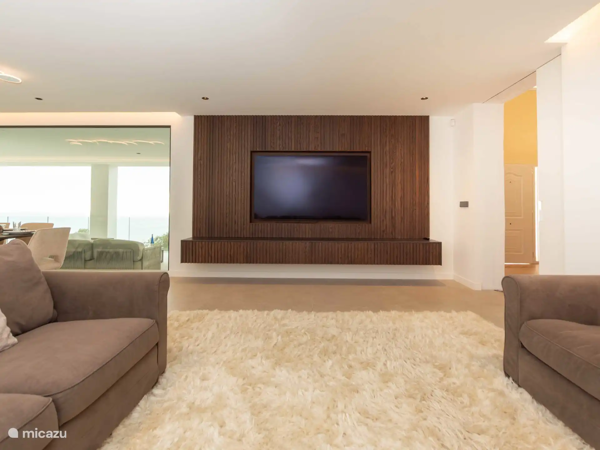 Villa El Sueño - Woonkamer met tv