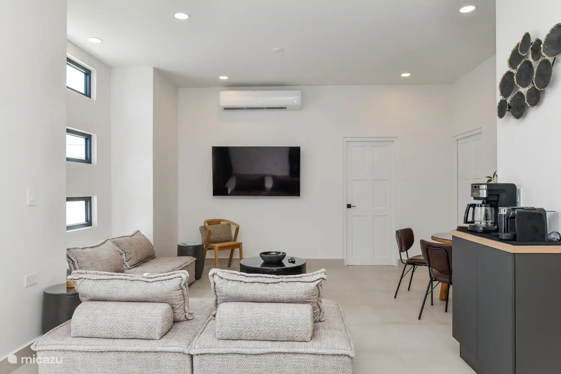 Wohnzimmer mit Kaffeeecke