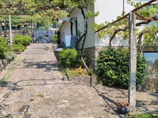 Location de Vacances Portugal, Viana do Castelo, Paredes de Coura, maison de vacances - Villa avec piscine privée  Arrière de la maison