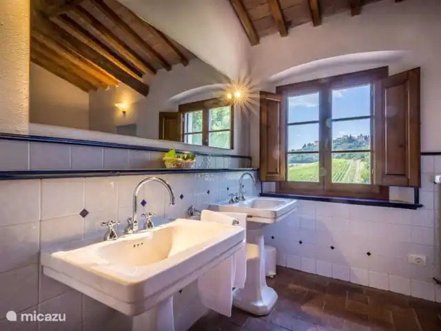 Wandelen, Italië, Toscane, Covigliaio Firenze, villa Villa Valle Serena 27. Villa Valle Serena