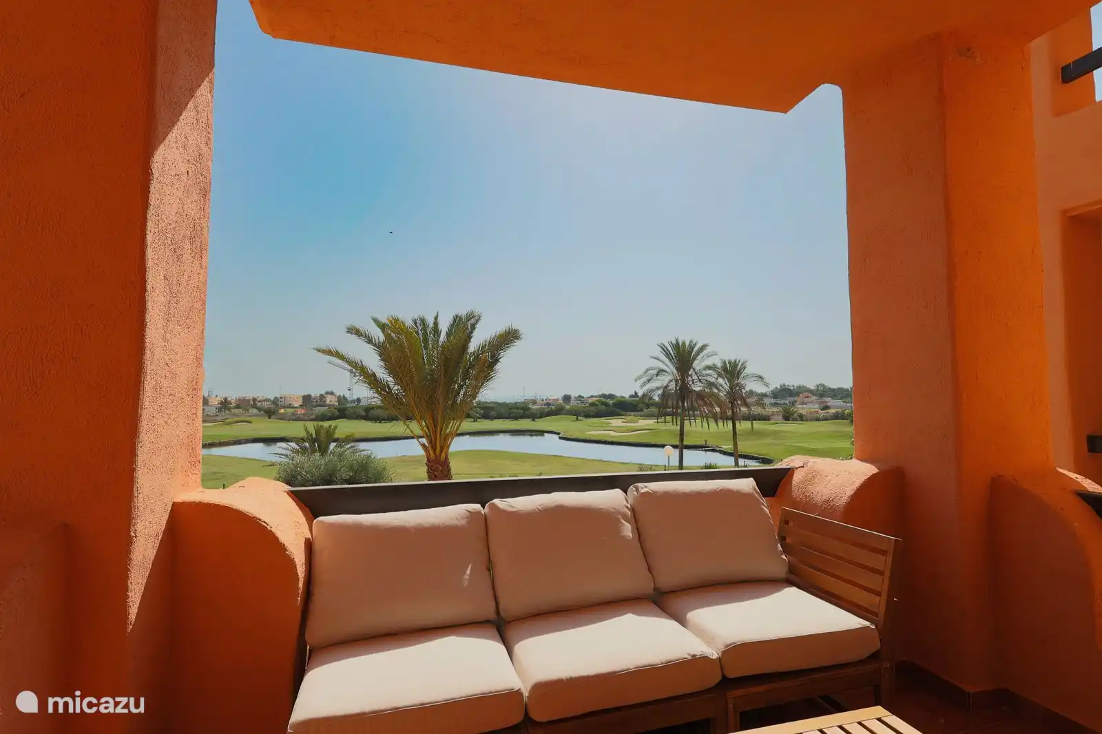 Terrains de golf côté terrasse 