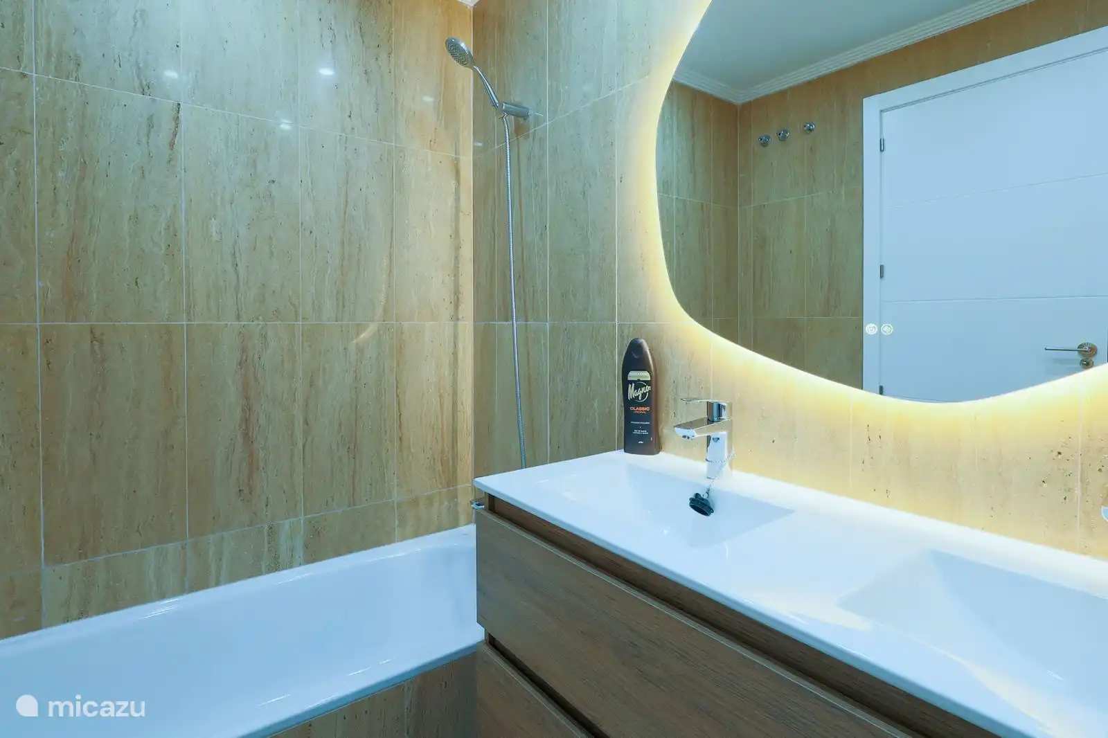 Salle de bain attenante 