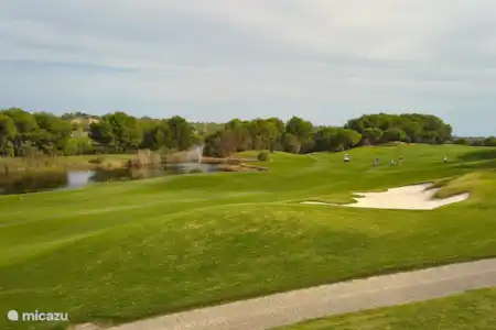 Jugar al golf en la Costa Blanca