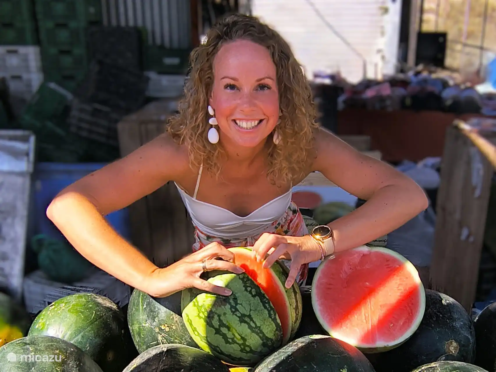 De markten in de Costa Blanca zijn kleurrijk en levendig, vol met verse meloenen, lokale producten en leuke betaalbare hebbedingetjes. Een must-visit voor sfeer en unieke vondsten!