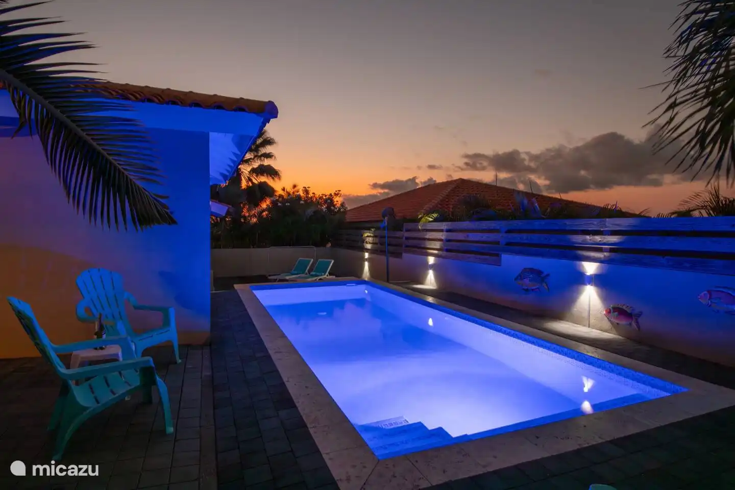 Privé zwembad avond