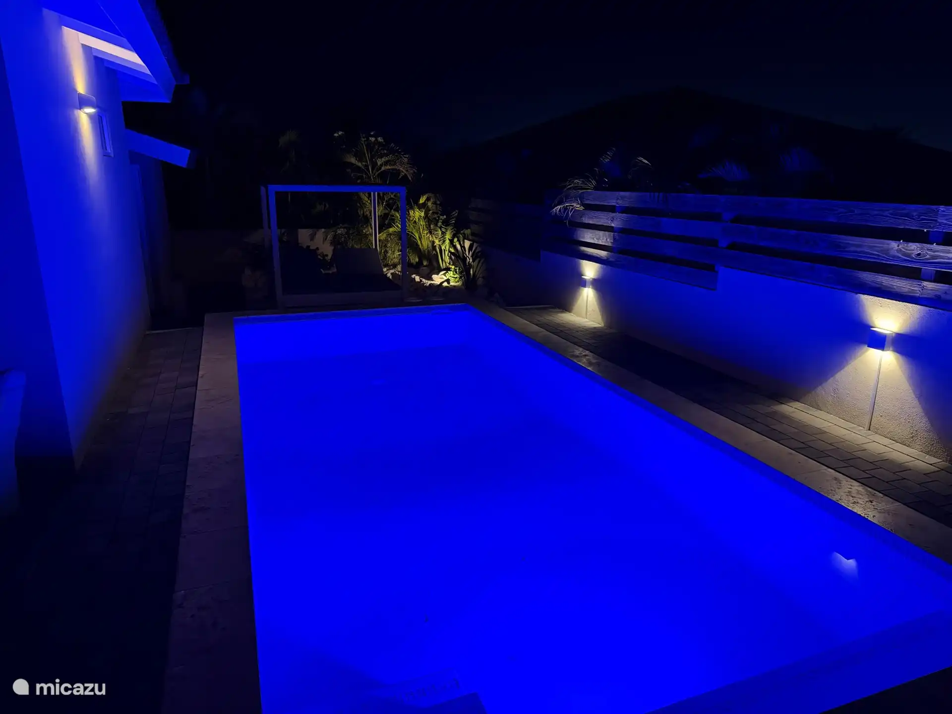 Noche de piscina