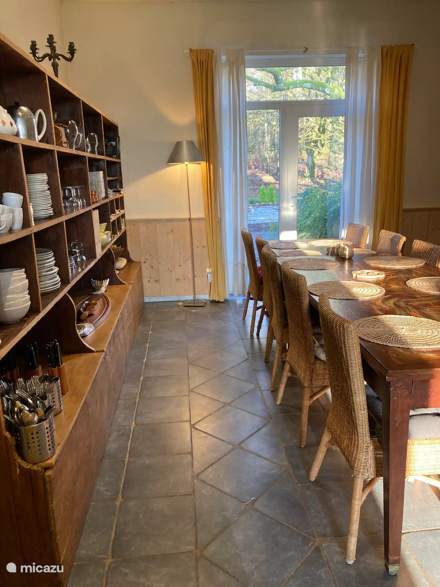 La mesa de la planta baja