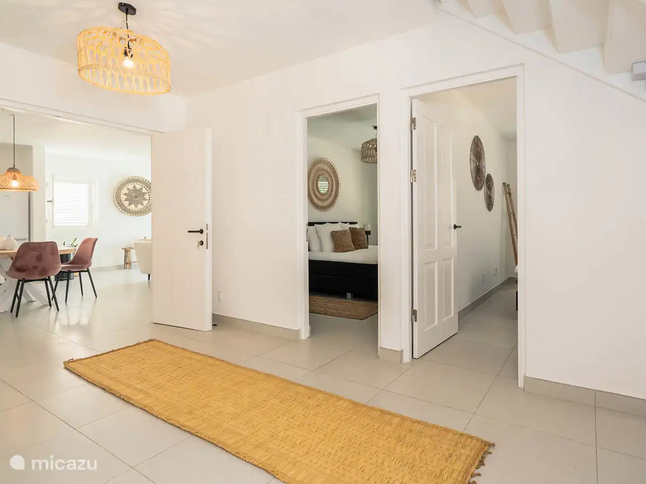 couloir et 2ème salon rez-de-chaussée