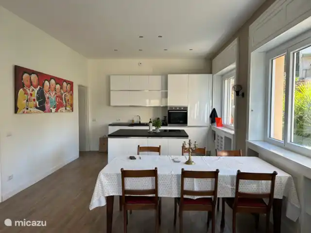 Villa Giulia Vista Verde huren in Italië, Lago Maggiore, Porto Valtravaglia - villa Woonkamer mete eettafel, kookeiland en keuken