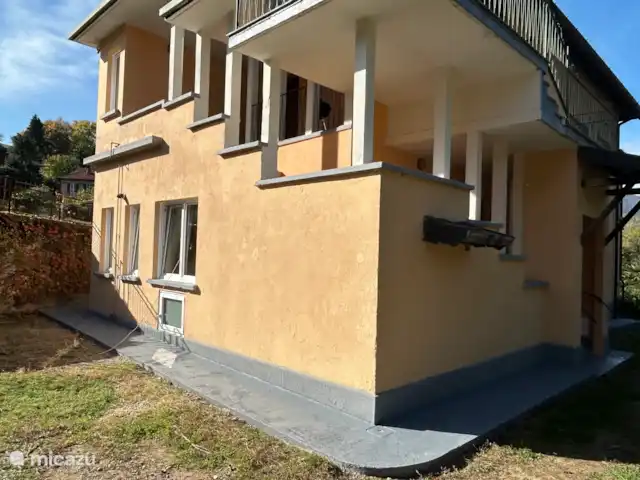 Villa Giulia Vista Verde huren in Italië, Lago Maggiore, Porto Valtravaglia - villa Achterzijde huis