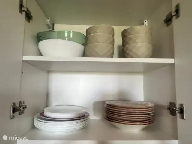 Cendres et cendres 4 | Suriname, Commewijne, Meerzorg - appartement Assiettes et bols à soupe