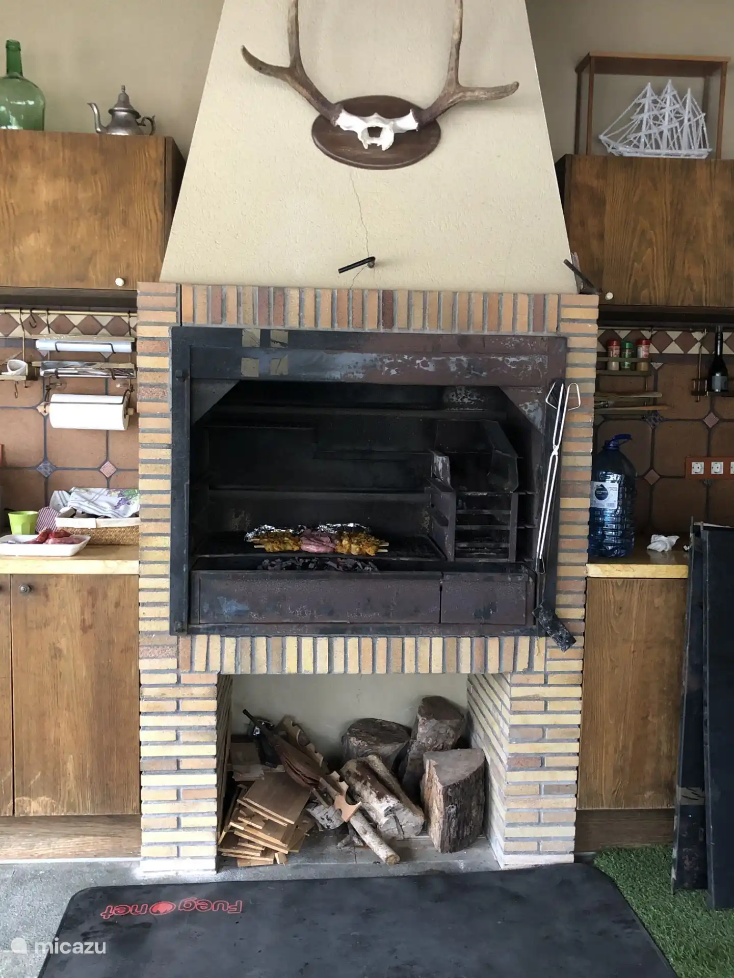 Afrikaanse barbecue, Braai, van grote grootte om goede maaltijden te maken.  