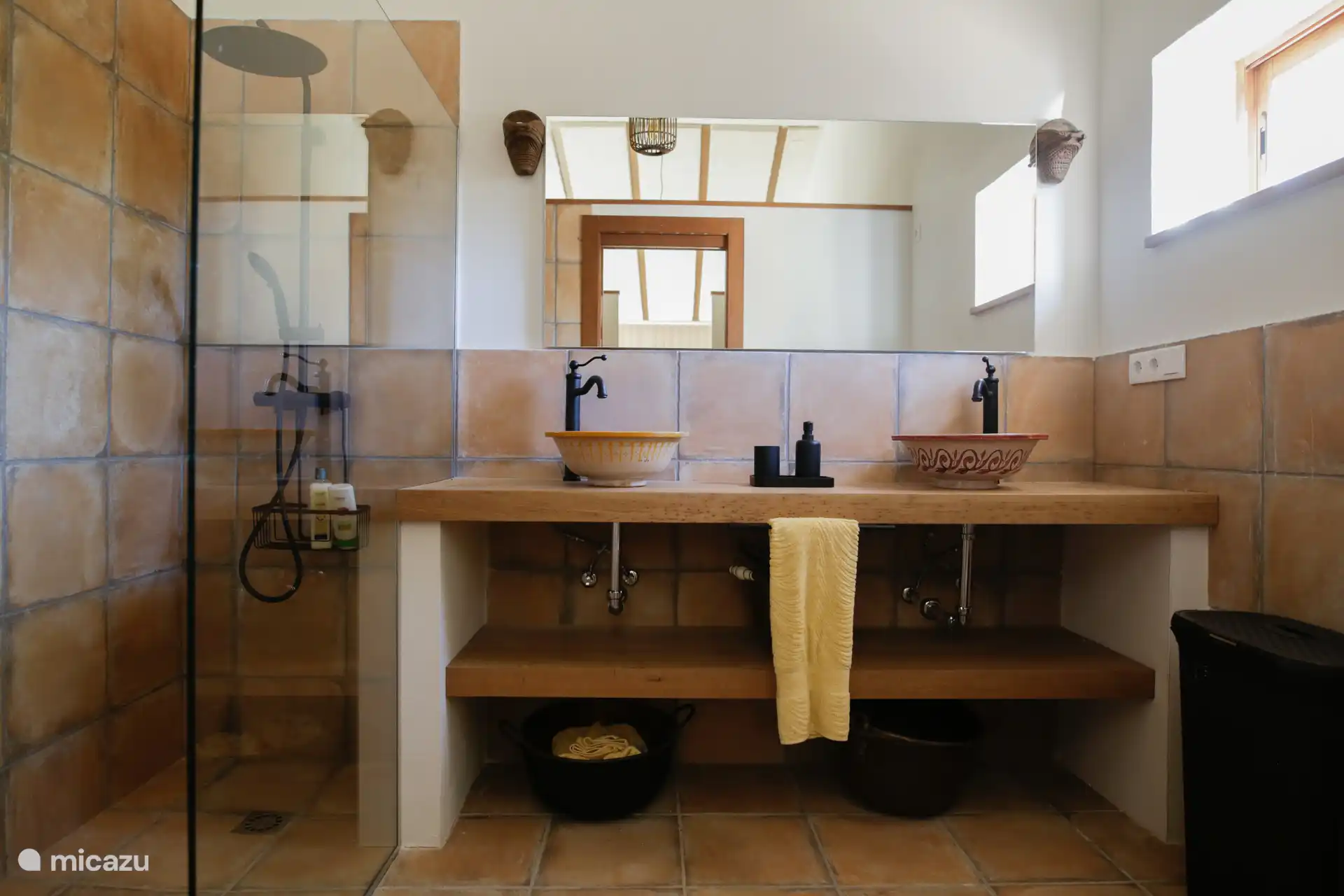 Badkamer in de master bedroom.