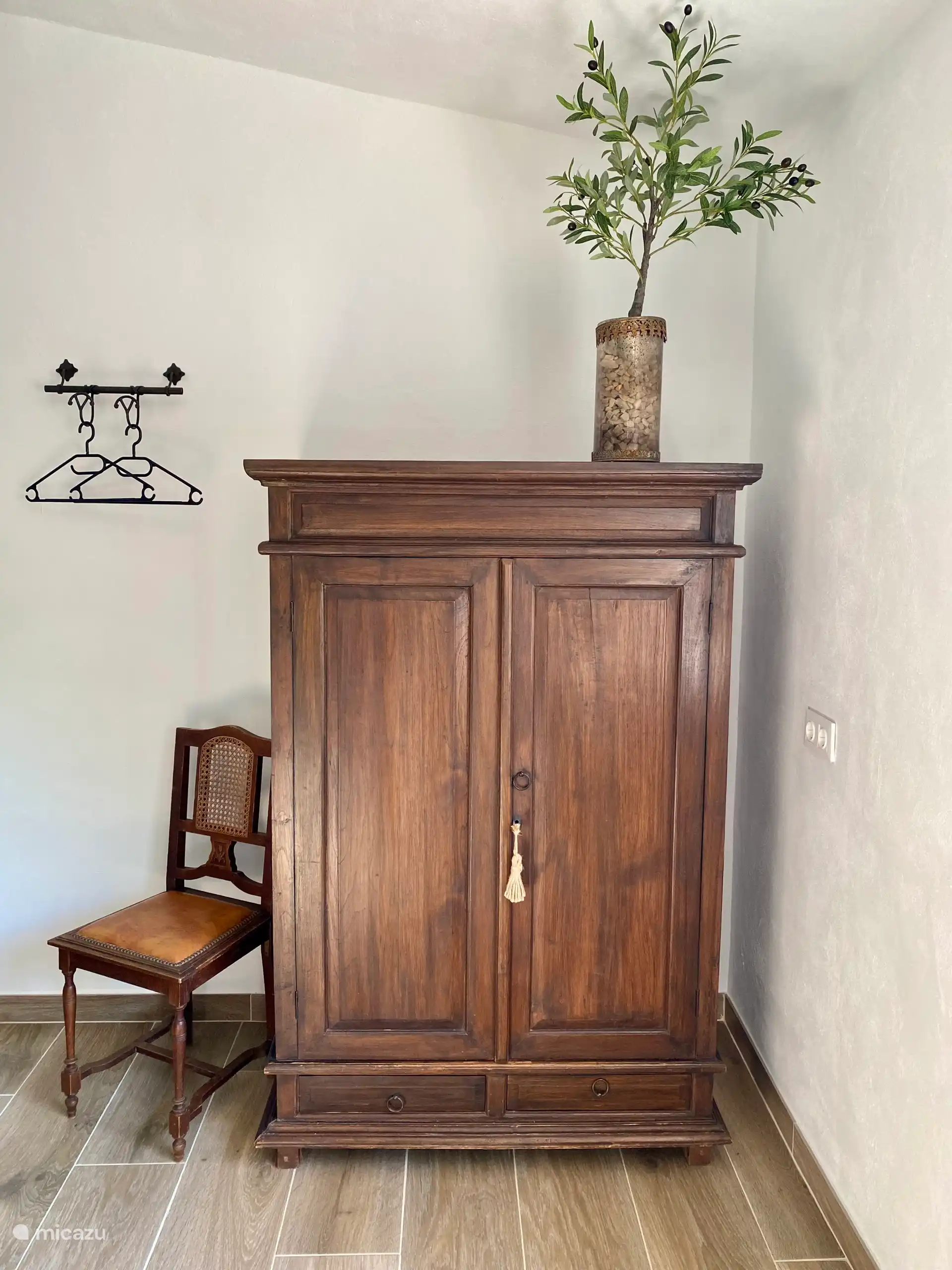 Kleiderschrank Schlafzimmer 