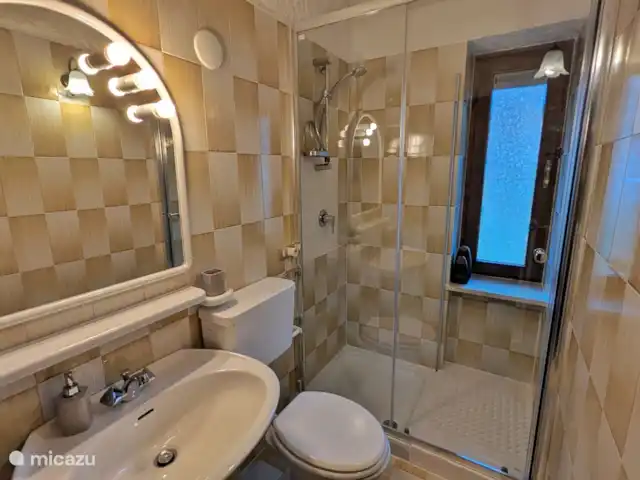 Villa Meledrio primo | Italie, Trente, Dimaro - appartement Salle de bain avec douche