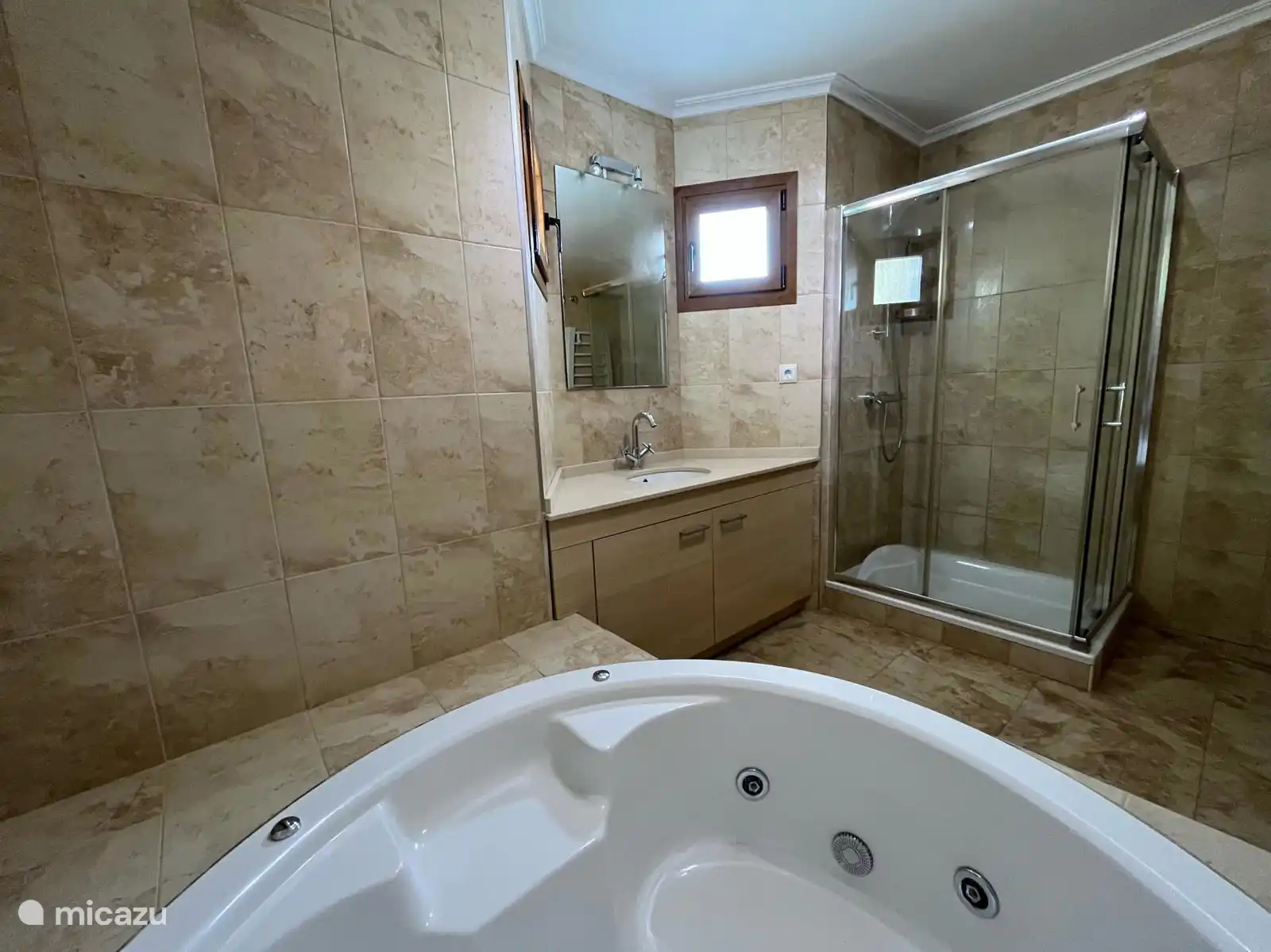 Salle de bain principale 