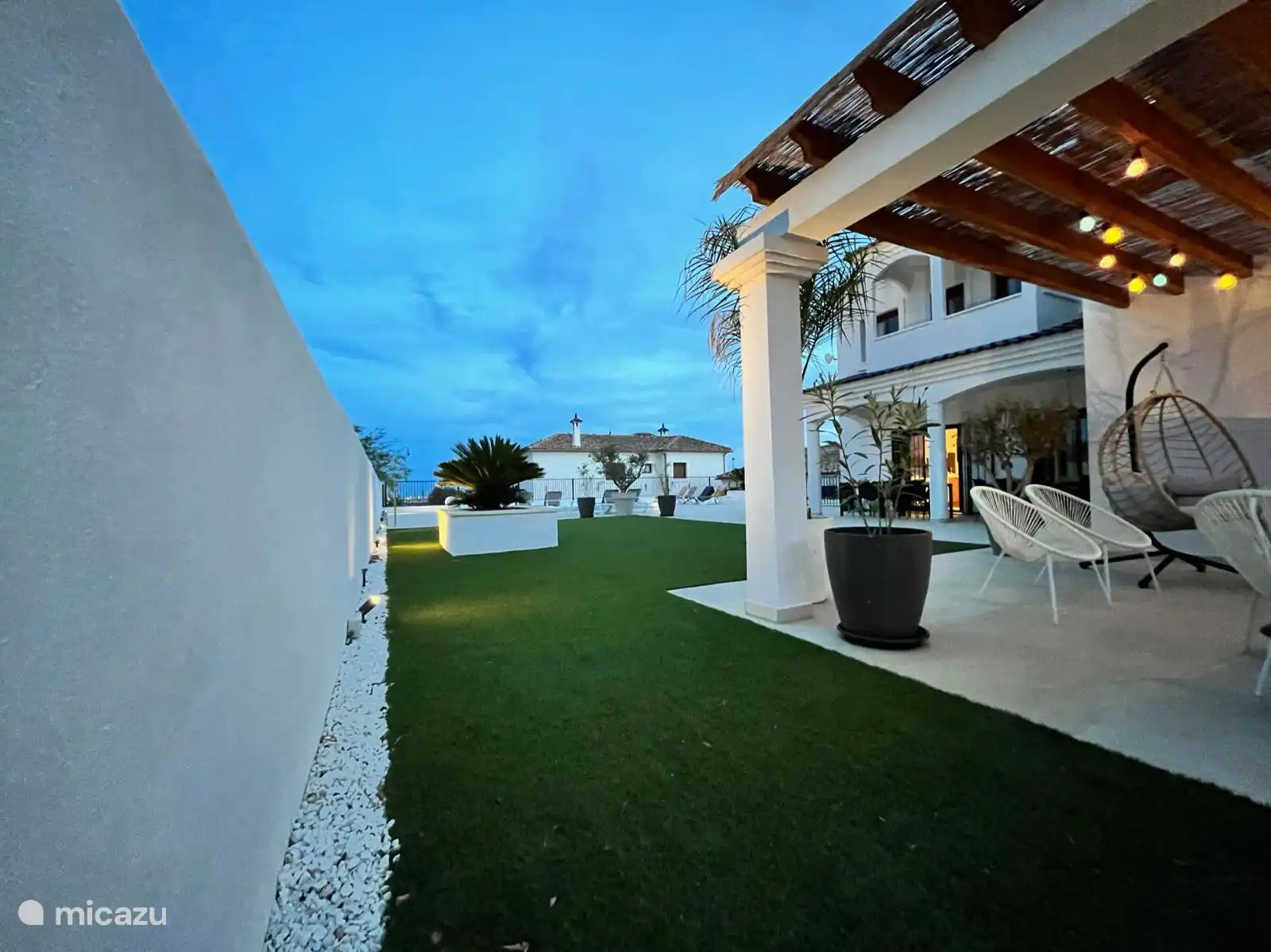 Jardin à l’arrière de la maison 